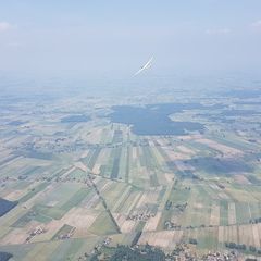 Flugwegposition um 11:46:36: Aufgenommen in der Nähe von Gmina Grabów, Polen in 1089 Meter